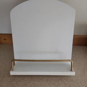 Jilly Box Cookbook Stand